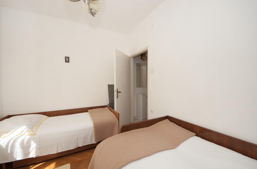 Apartments Gorana Splitska Esterno foto