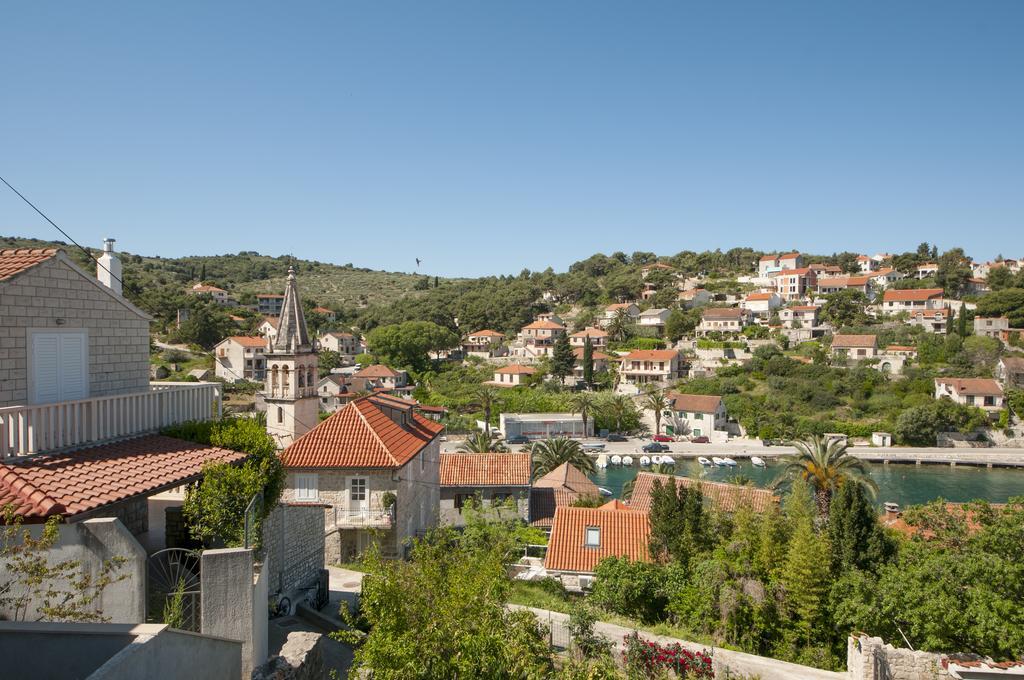 Apartments Gorana Splitska Esterno foto